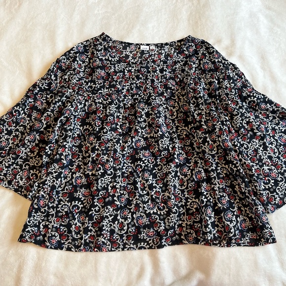 NWOT GAP Floral Romantic Top - Picture 2 of 6